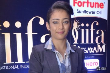 Akshara Hassan At IIFA Utsavam Awards 2017